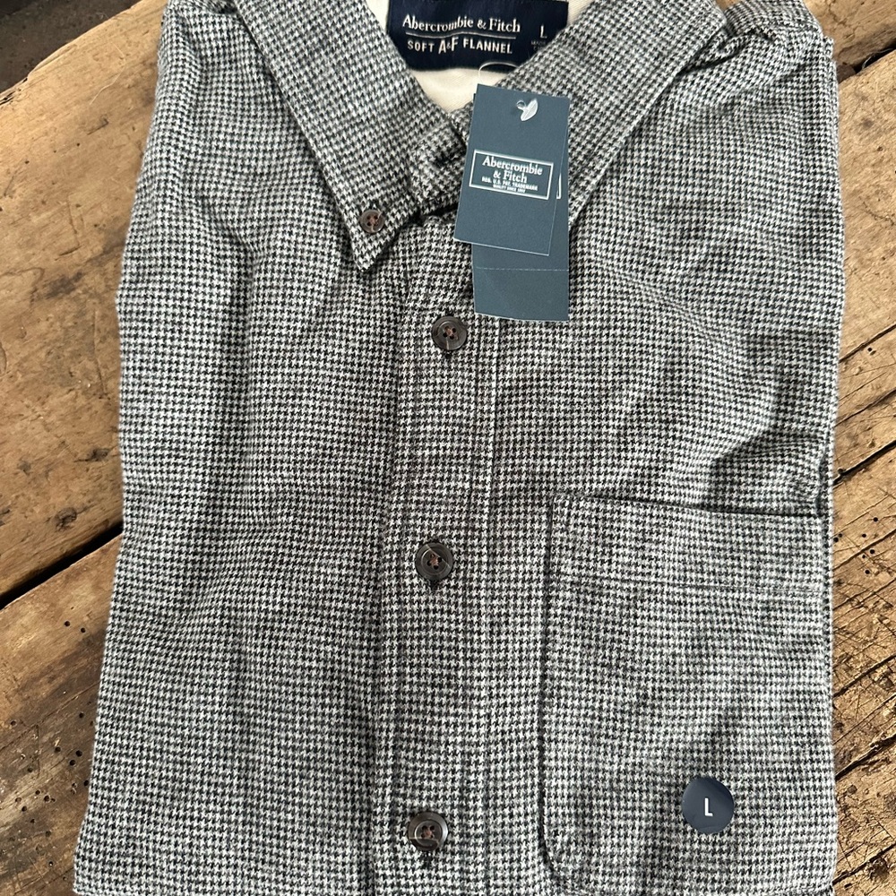 Abercrombie & Fitch Black and White Checkered Shirt